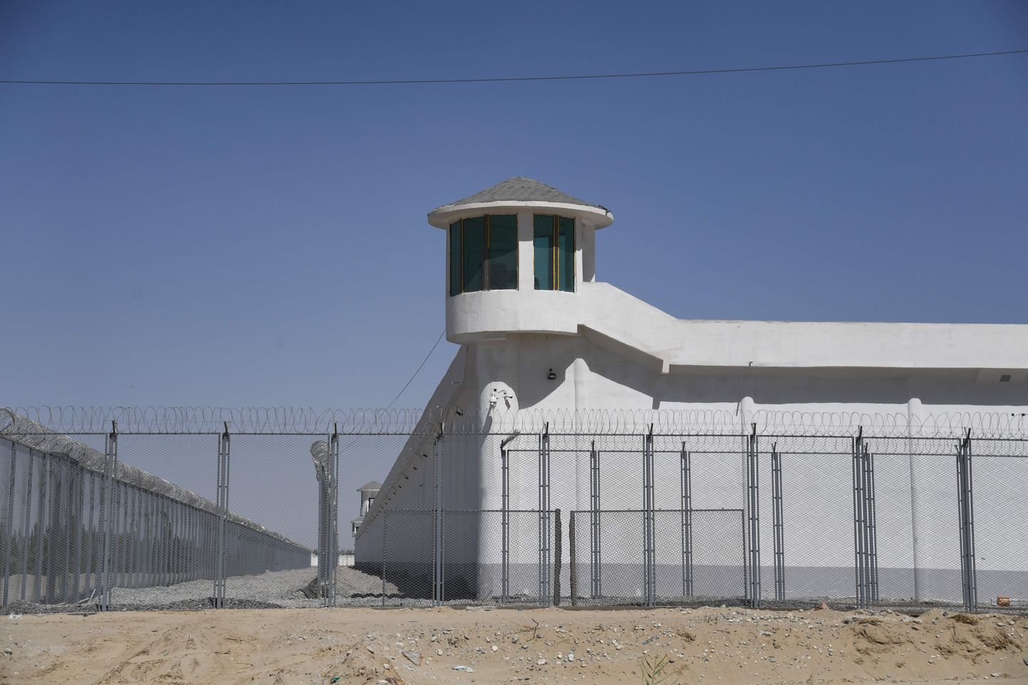 Hiina loodeosas Xinjiangi autonoomses piirkonnas asuv arvatav uiguuride kinnipidamislaager sellel 31. maist pärineval fotol.