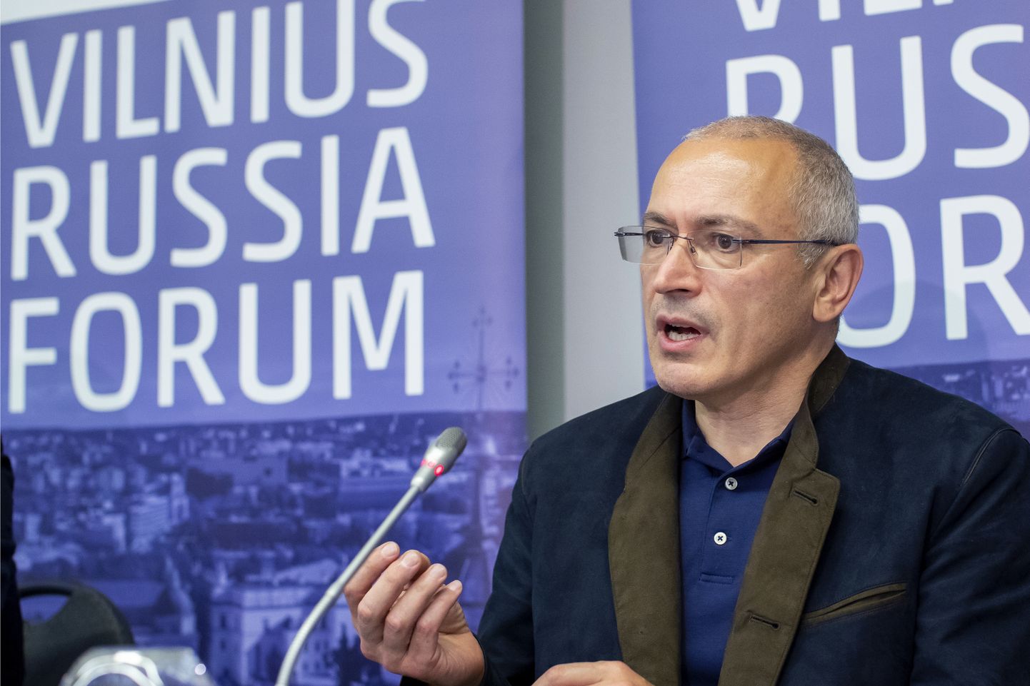 Venemaa opositsioonifiguur Mihhail Hodorkovski reedesel pressikonverentsil, mis toimus pärast Vilniuse Venemaa Foorumit Trakais.