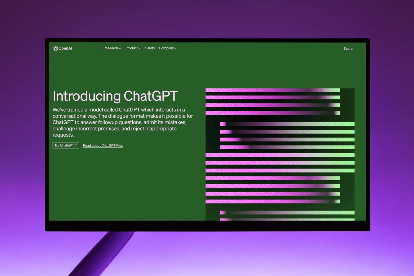 ChatGPT on OpenAI välja töötatud tehisintellektil põhinev keelemudel, mis suudab konteksti ja varasemate vestluste põhjal luua inimsarnast teksti.