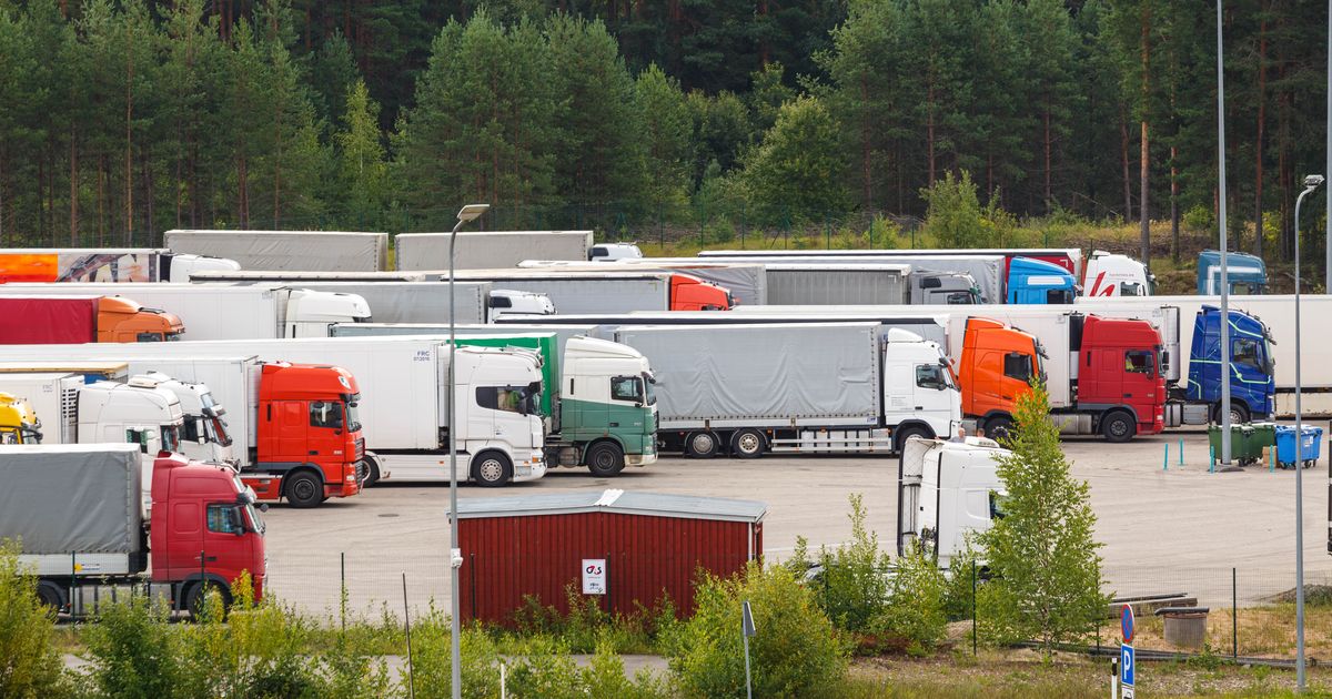 Россия ввела запрет на международные автомобильные перевозки грузов для ...