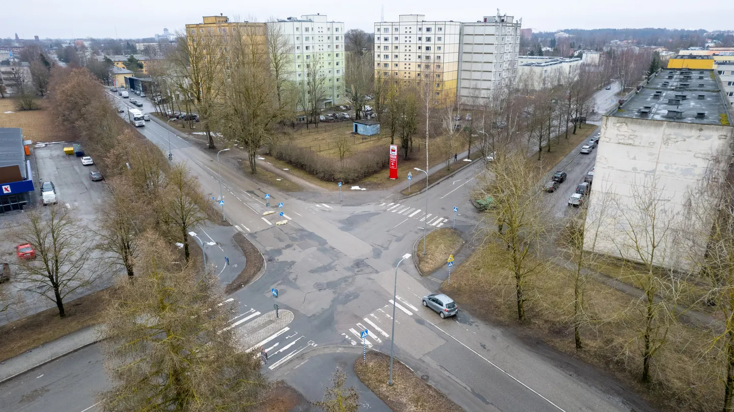 Ravila ja Ilmatsalu tänava ristmik ehitatakse ümber ringristmikuks.