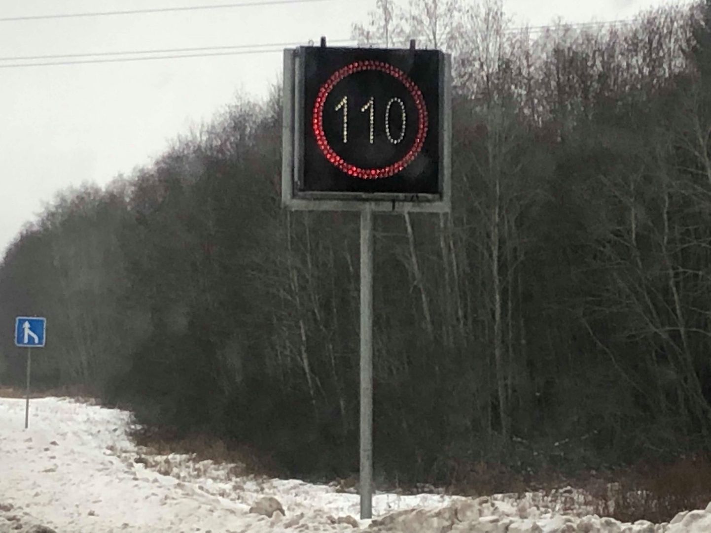 Kiirusepiirang Tallinn-Pärnu maanteel 8. jaanuar kella kahe paiku päeval.