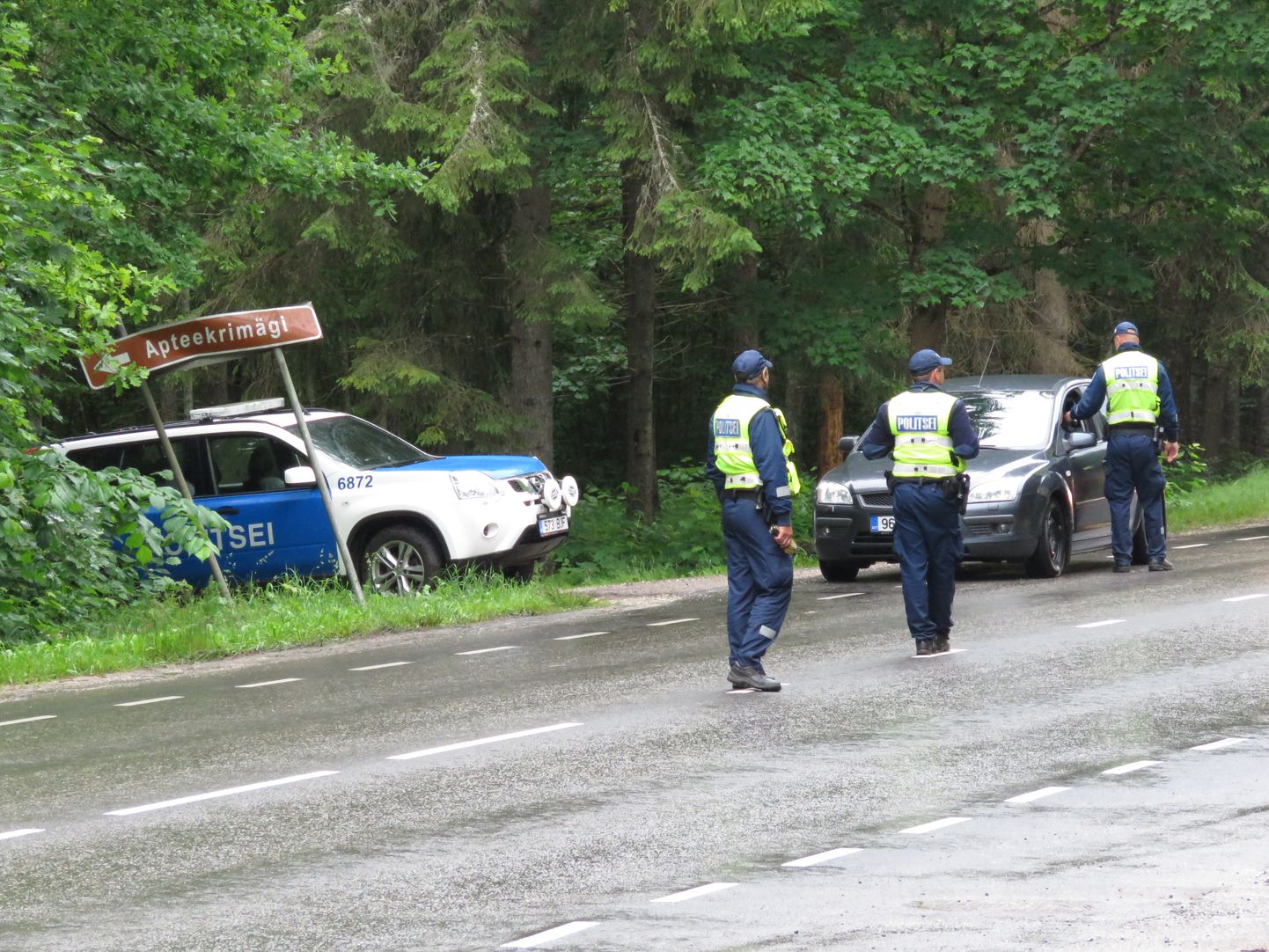 Politsei kontrollis täna hommikul Otepääl autojuhtide kainust.