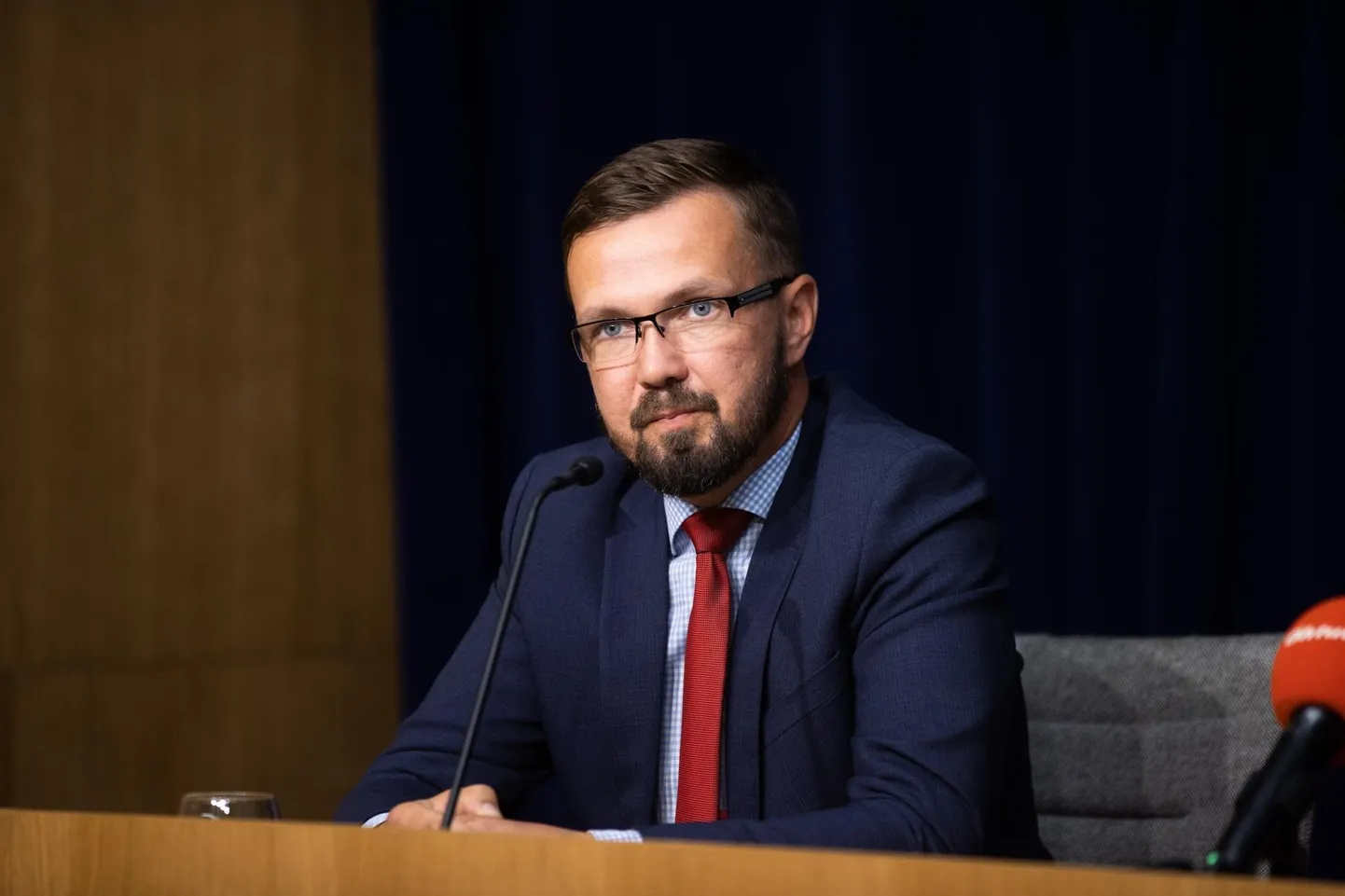 Sotsiaalministeeriumi asekantslerina töötav Rait Kuuse on Postimehe andmetel üks kahest kandidaadist.