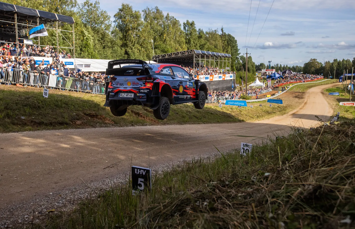 Ott Tänaku ja Martin Järveoja õhulend Alaküla hüppel.