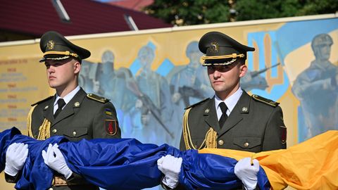 FOTOD ⟩ Ukrainas tähistati iseseisvuspäeva eel riigilipu päeva