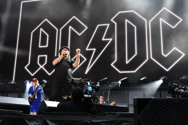 AC/DC.