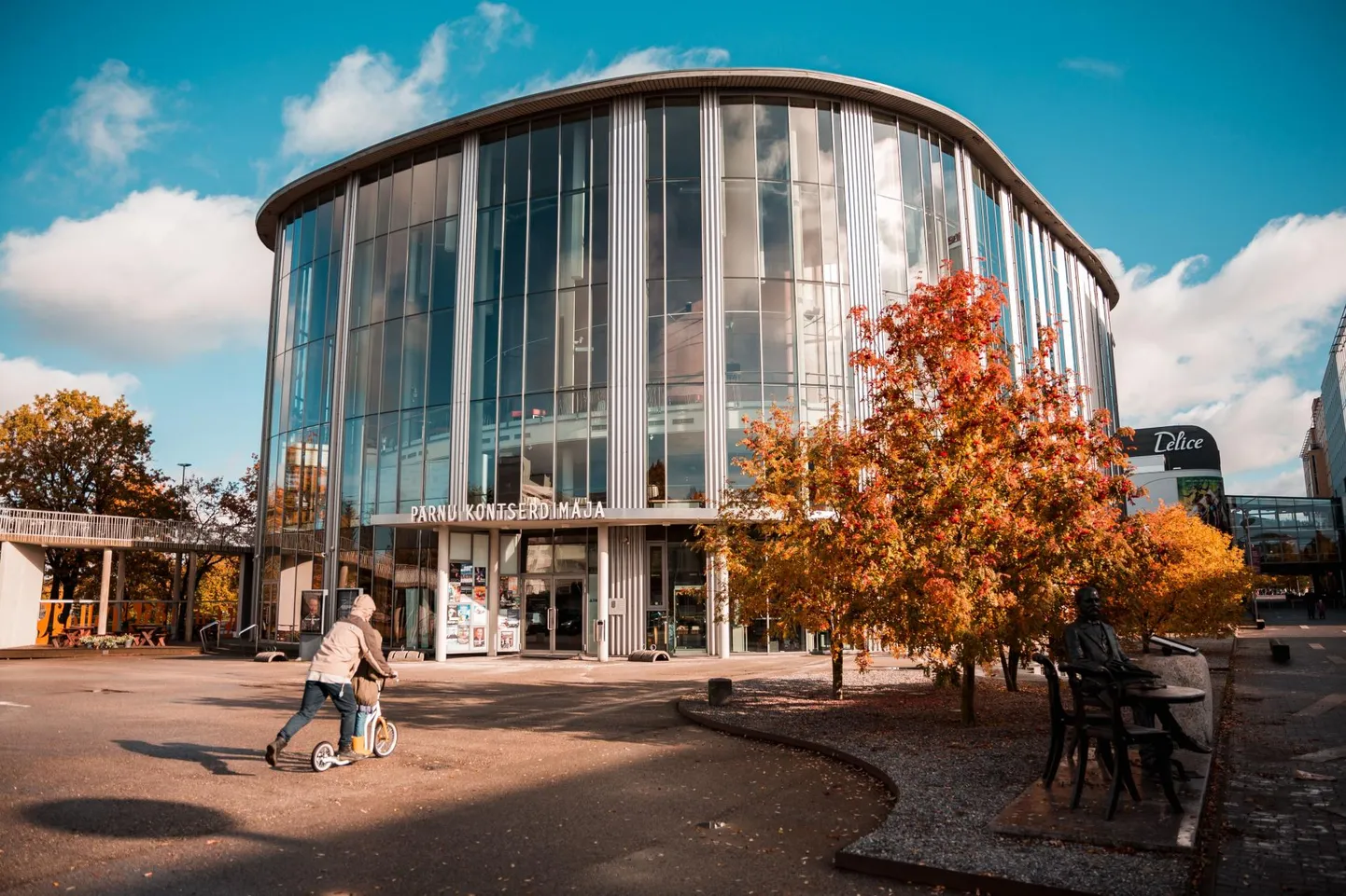 Pärnu kontserdimaja lükkab neli rahvusvahelist suurkontserti järgmisse aastasse.