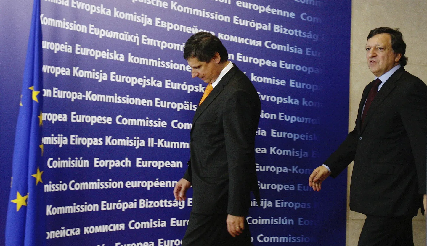 Tšehhi peaminister Jan Fischer (vasakul) ja  Euroopa Komisjoni president José Manuel Barroso eile Brüsselis.
