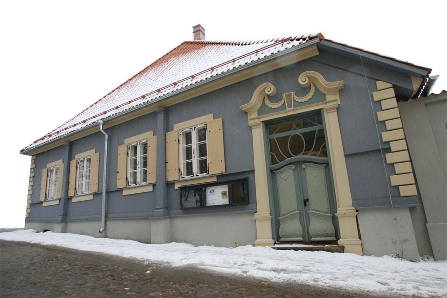 Mänguasjamuuseumi uus hoone Teatri Kodu asub Lutsu 2 majas, mis seni oli tuntud kui Lutsu teatrimaja.