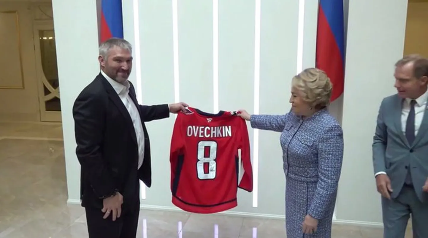 Aleksandr Ovetškin ja Valentina Matvijenko.