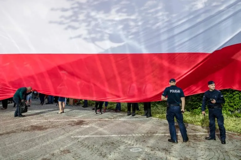 Пикет в поддержку Верховного суда в Варшаве.