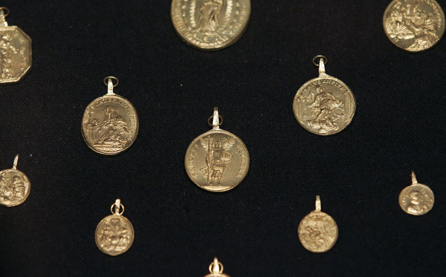 Mexicost katedraali kellatornist leitud «ajakapsel» sisaldas ka kuldmünte ja medaleid