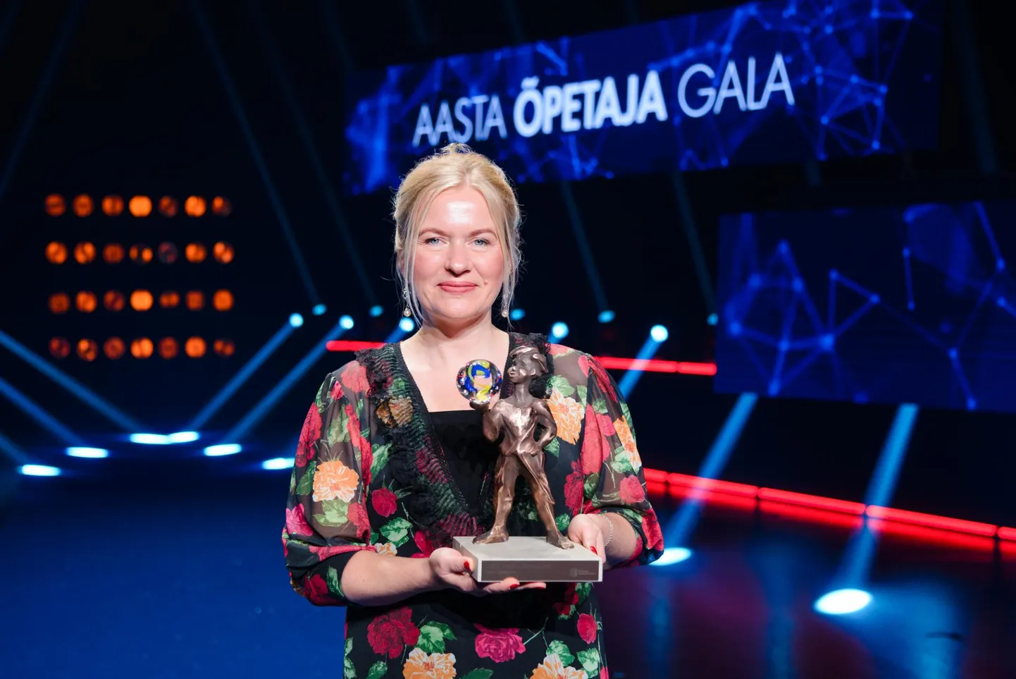 Robootika edendaja Triinu Grossmann pälvis aasta huvialaõpetaja tunnustuse.