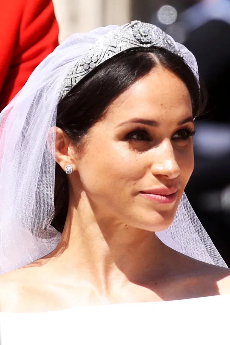 Sussexi hertsoginna Meghan kandmas oma pulmapäeval tiaarat