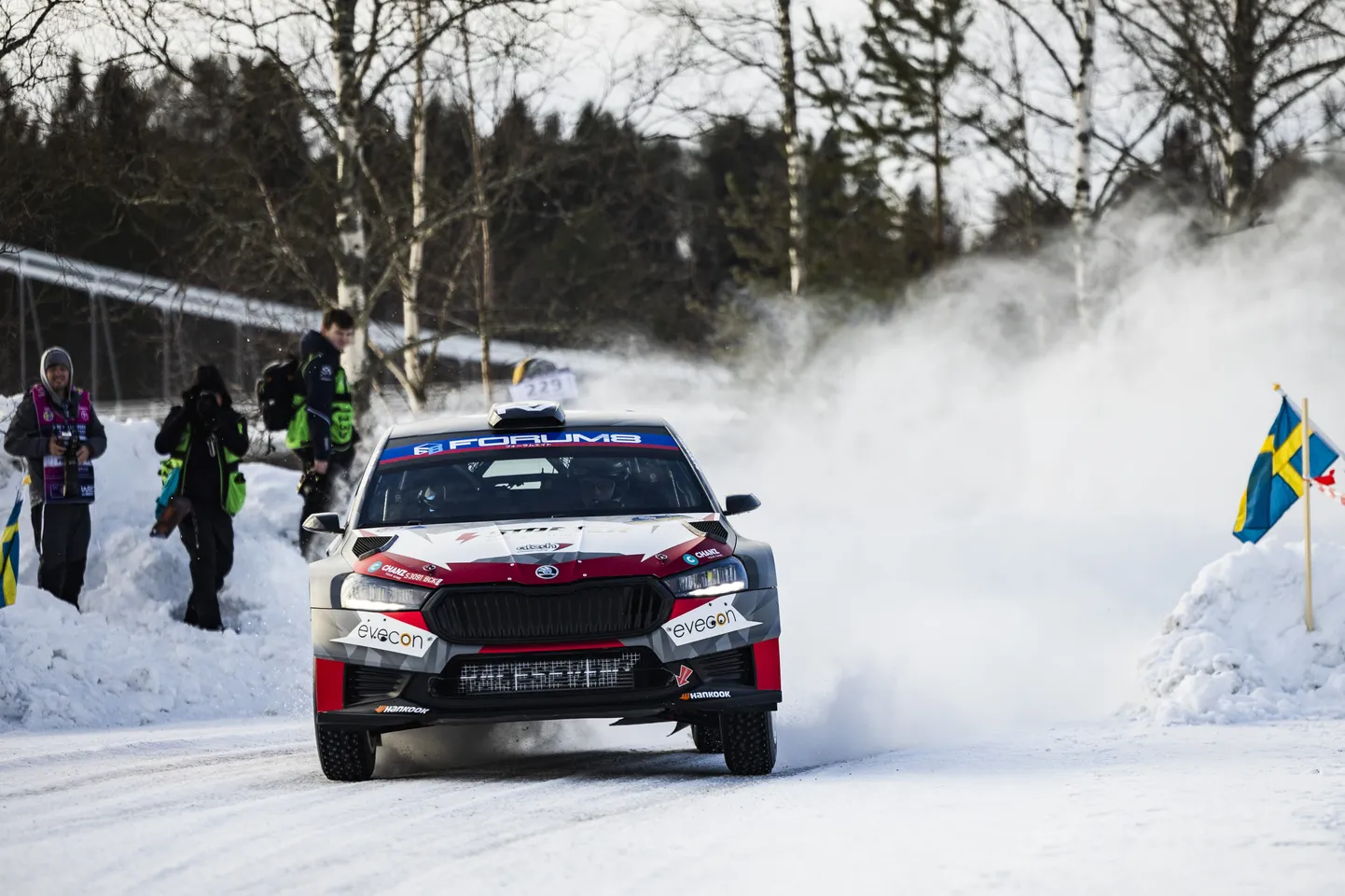 Robert Virves kihutamas Rootsi rallil.