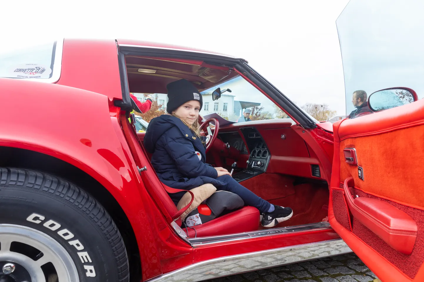 Kui palume Sandral valida auto, mille taustal pilti teha, valib ta kõhklematult oma isa auto.