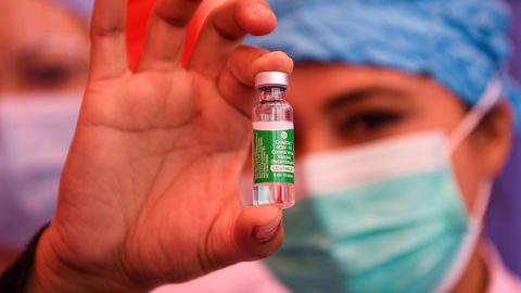 В Эстонию прибудет вакцина AstraZeneca. Какие у нее побочные эффекты?