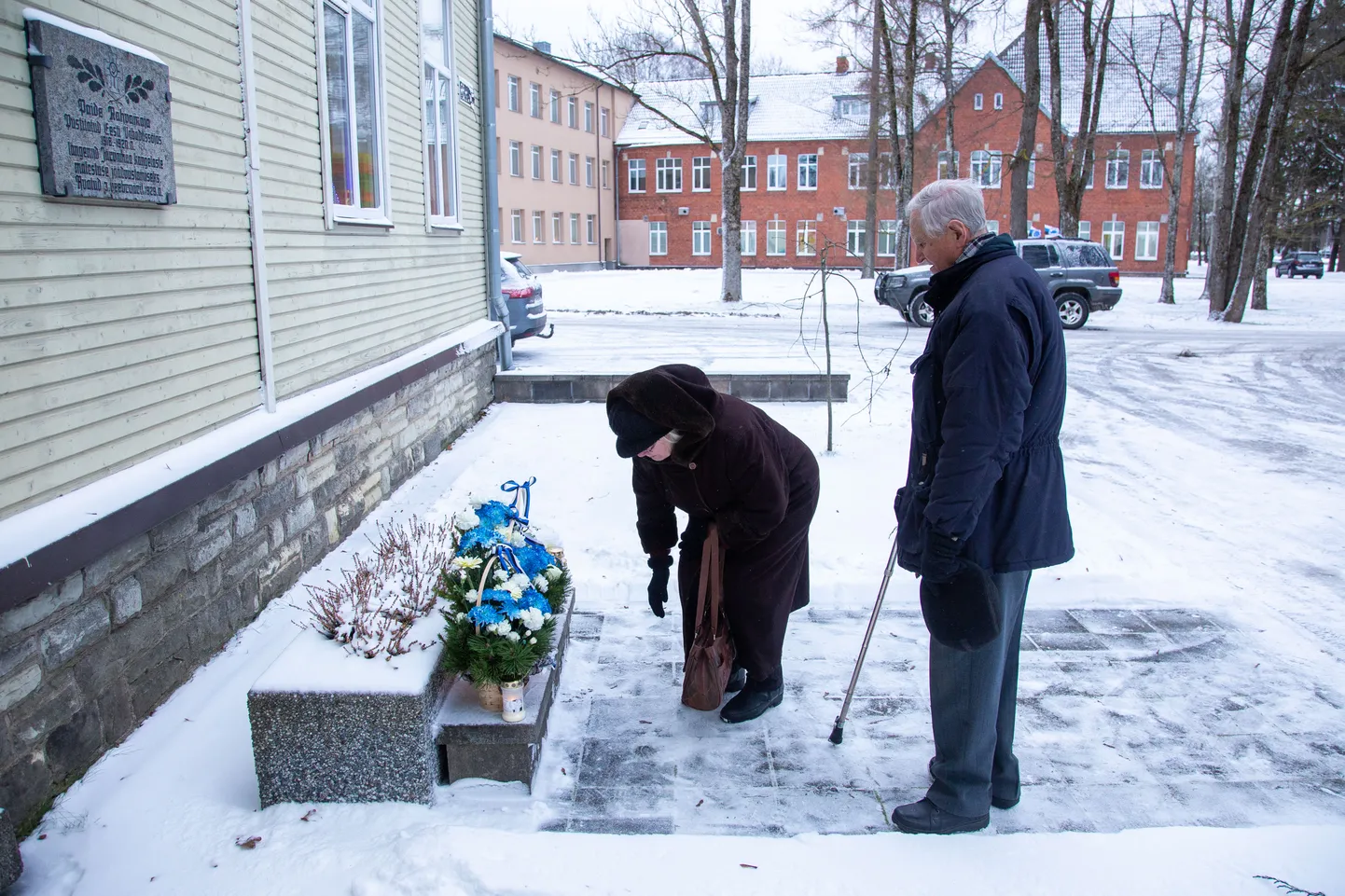 Vabadussõjas võidelnute mälestushetk Paide vana rahvamaja ees 3. jaanuaril 2019.a.