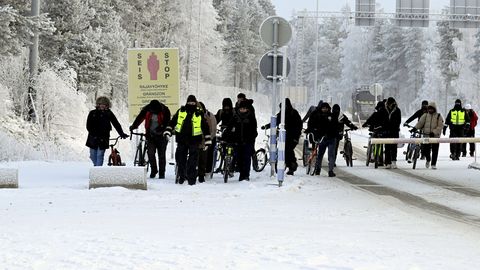 Почти 200 просителей убежища, приехавших в Финляндию через восточную границу, числятся пропавшими