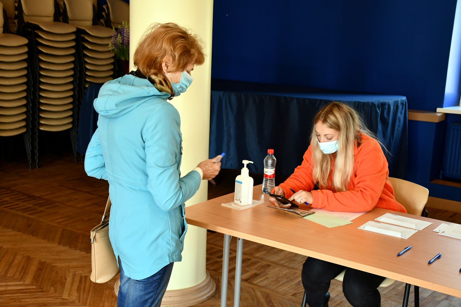 Pašvaldības vēlēšanas 729. vēlēšanu iecirknī Viļānu kultūras namā.
