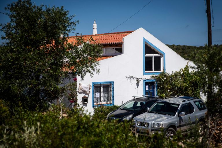 Brückneri elukoht Praia da Luzi läheduses. See on väga lähedal ka Ocean Club kuurordile, kust Madeleine 2007. aastal kaduma läks.