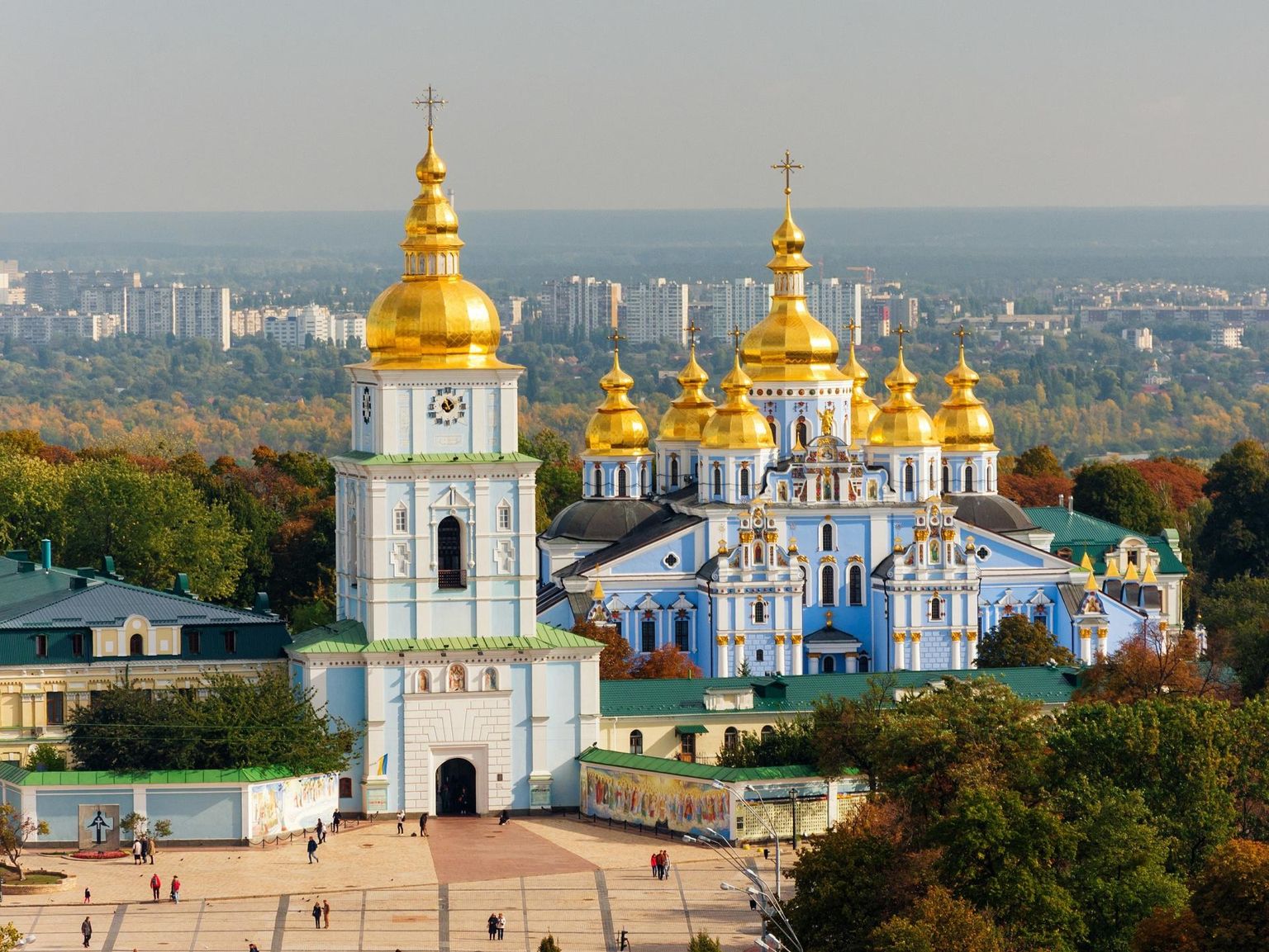 Kiievi Püha Miikaeli Kuldsete Kuplitega kloostri kirik (hävitatud 1930. aastatel, taastatud 1997–1998) on Ukraina Õigeusu Kiriku peakirik.