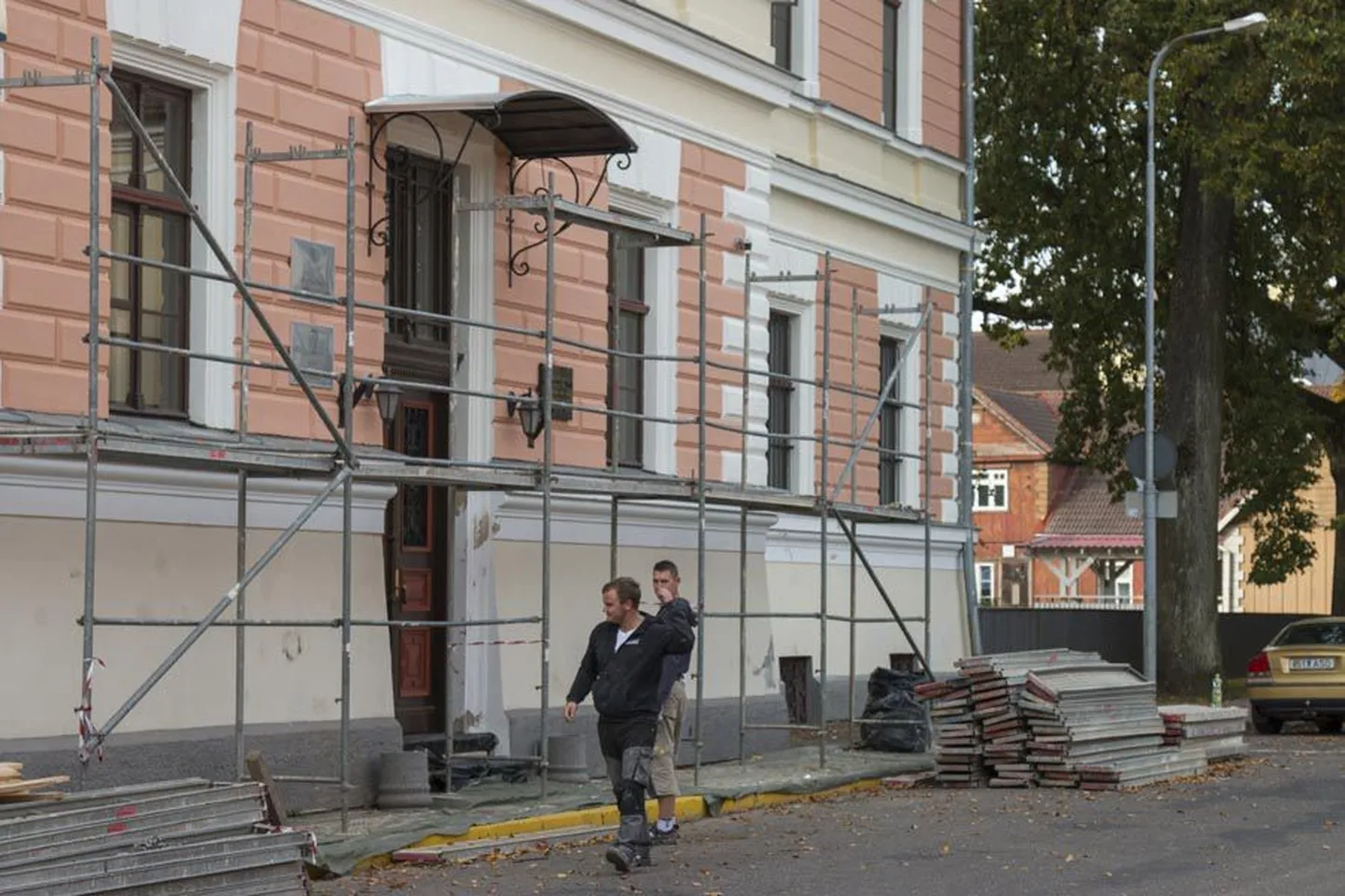 Sõltuvalt töö käigust ja ilmastikust lõpeb kohtumaja remont veel sel aastal või tuleva kevade lõpuks.