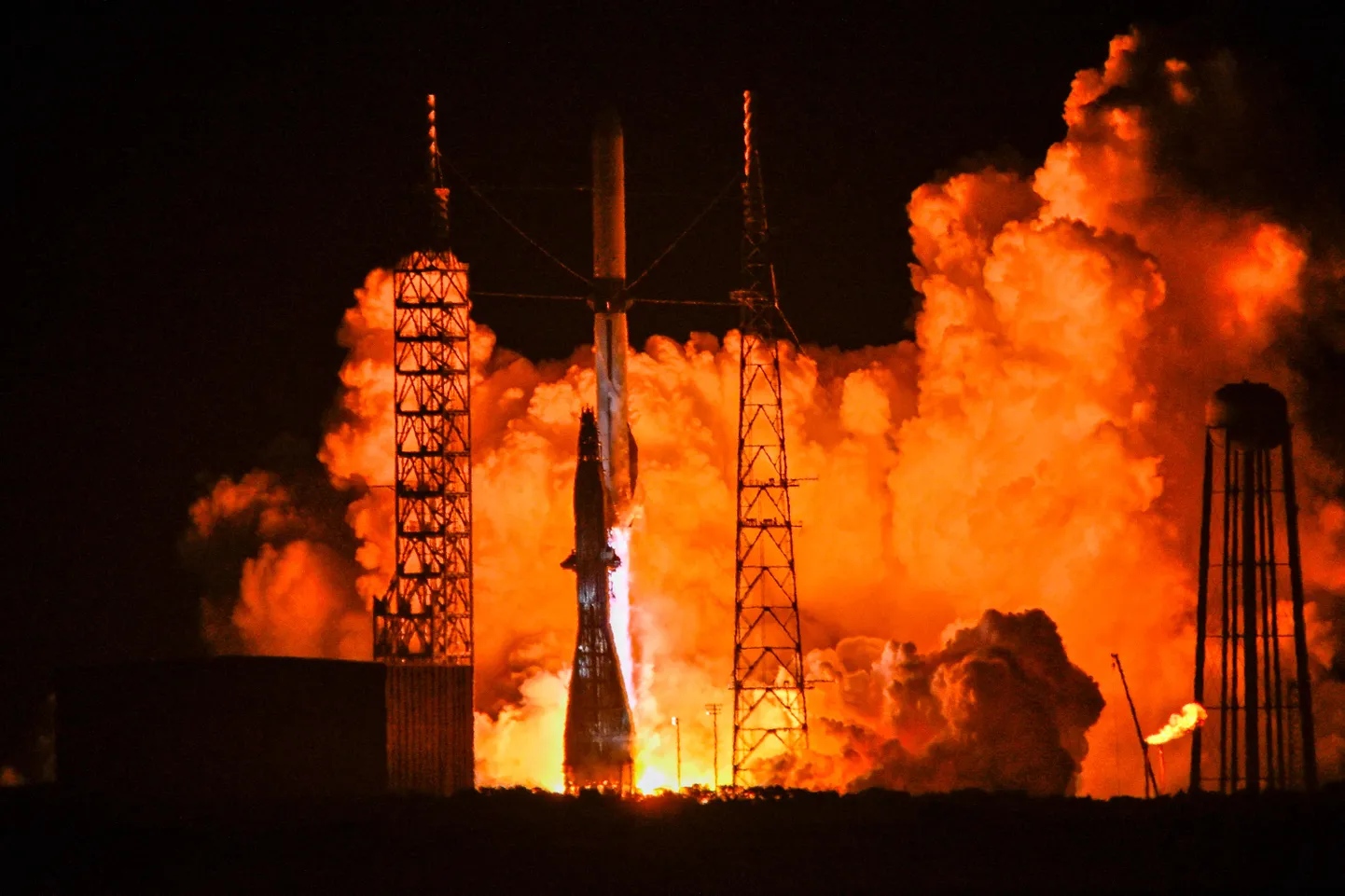 Raketi New Glenn start Canaverali neemelt.