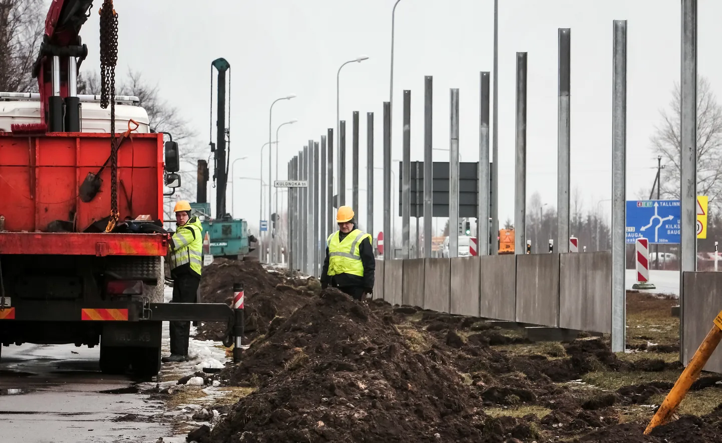 Müratõkkeseina paigaldamine. Pilt on illustratiivne