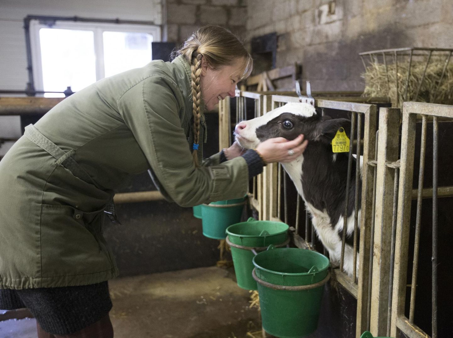 Andre farmi perenaine Erika Pääbus annab nädalavahetusel huvilistele võimaluse loomadega lähemalt tutvuda.