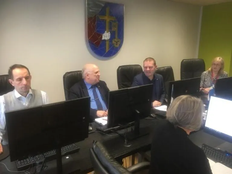 Pärnu linnavalitsuse kriisikomisjon.