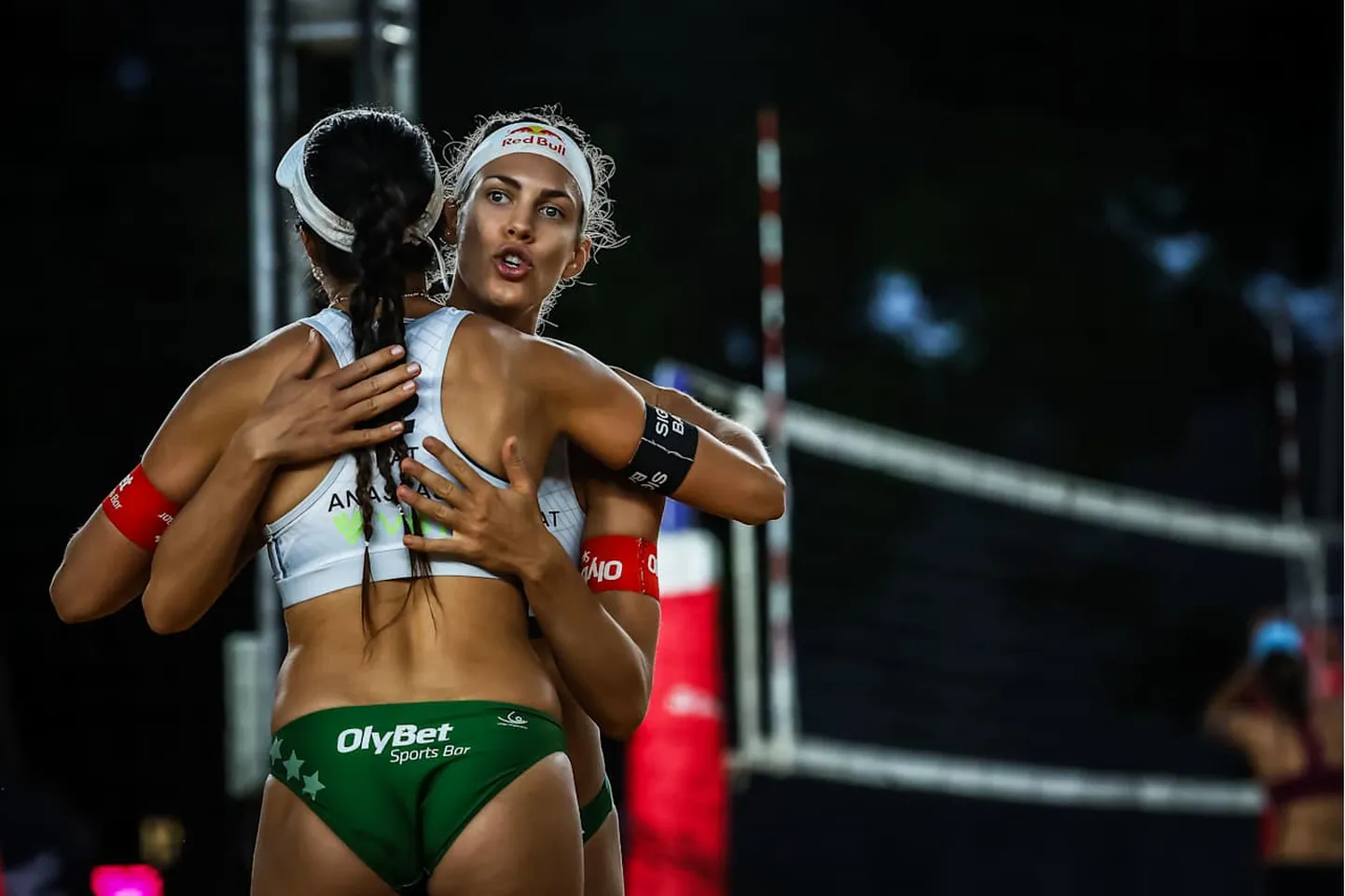 Latvijas pludmales volejbola duets Anastasija Samoilova un Tīna Graudiņa