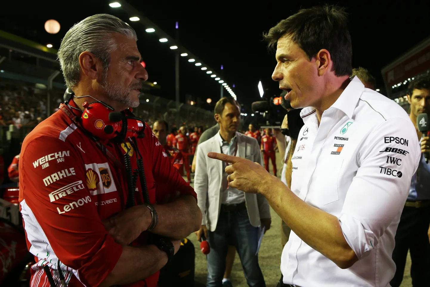 Ferrari tiimijuht Maurizio Arrivabene (vasakul) ja Mercedese boss Toto Wolff.