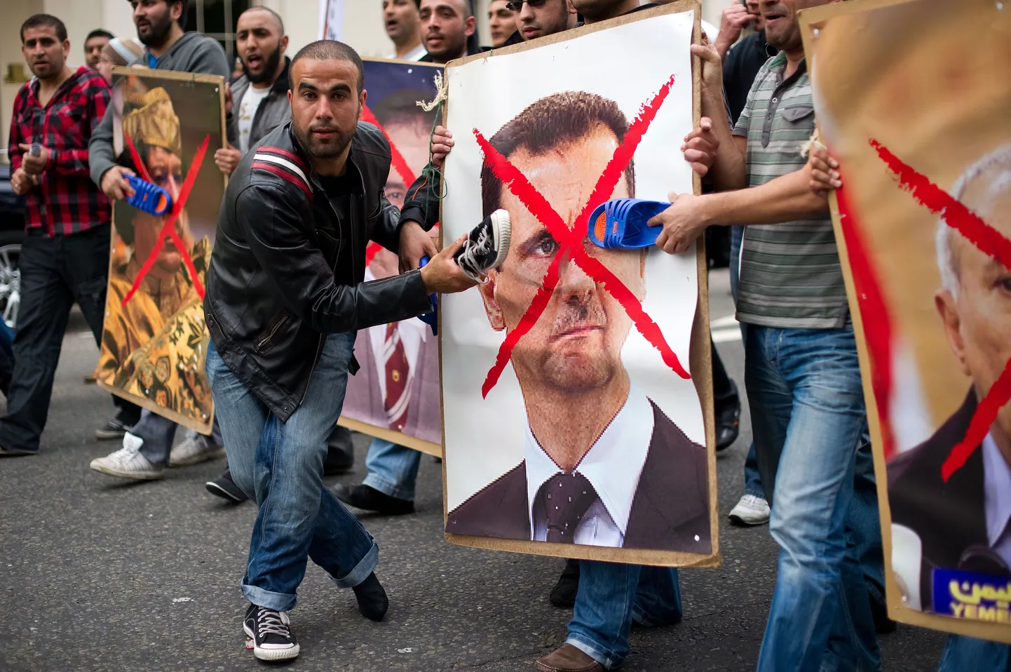 Meeleavaldus Londonis Süüria saatkonna juures president Bashar al-Assadi vastu.