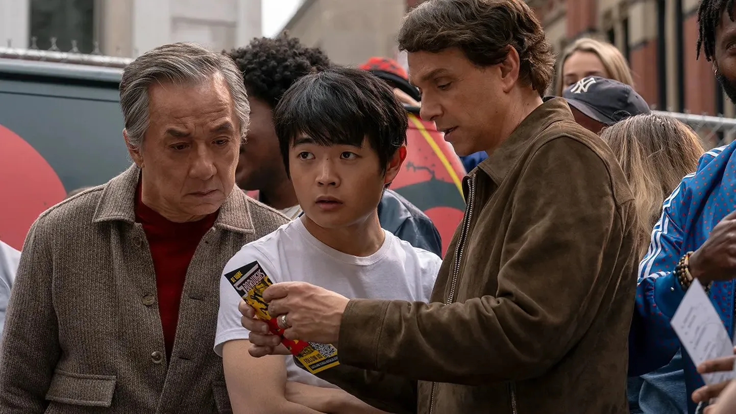 Jackie Chan naaseb Hanina filmis «Karatekutt: legendid». Pildil koos uue karatekuti Ben Wangi ja algse karatekuti Ralph Macchioga.