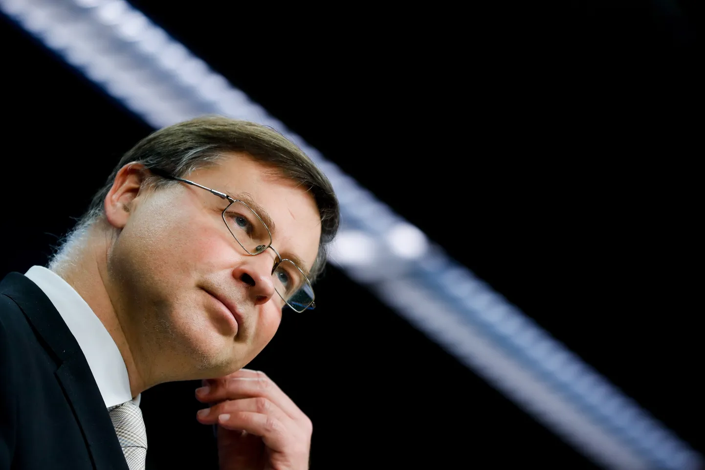 Euroopa Komisjoni kaubandusvolinik Valdis Dombrovskis 28. oktoobril 2021 Brüsselis pressikonverentsil.