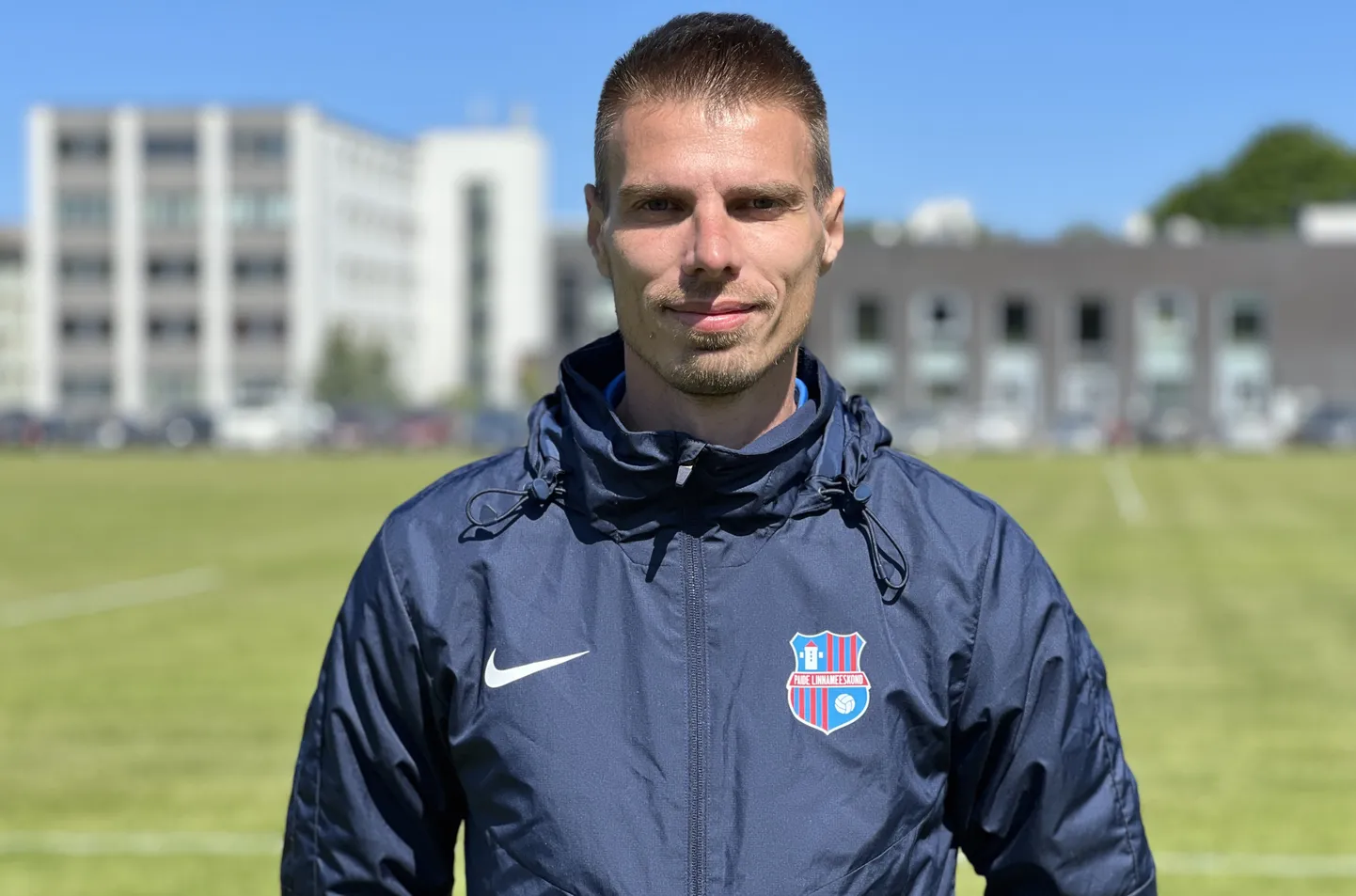 Möödunud nädalal Paide Linnameeskonna peatreeneri kohale asunud Ivan Stojkovići ning tema abina jätkava Ats Sillaste kõrvale lisandus 35-aastane serblasest abitreener Andreja Varićak.