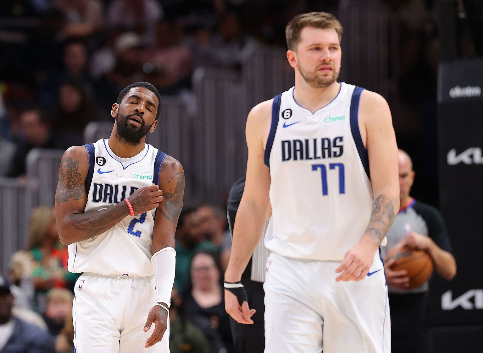 NBA zvaigznes Kairijs Ērvings un Luka Dončičs