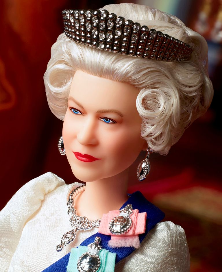 Barbie Queen - кукла, созданная в честь королевы Елизаветы.