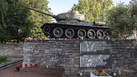 Politsei pidas kinni Narva tankile propagandat teinud Vene ajakirjanikud
