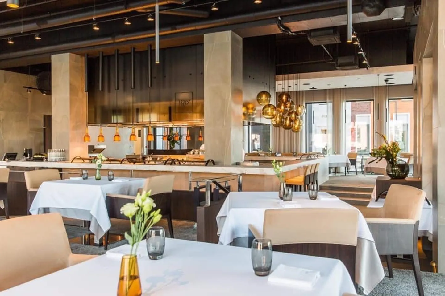 180 Degrees Restaurant