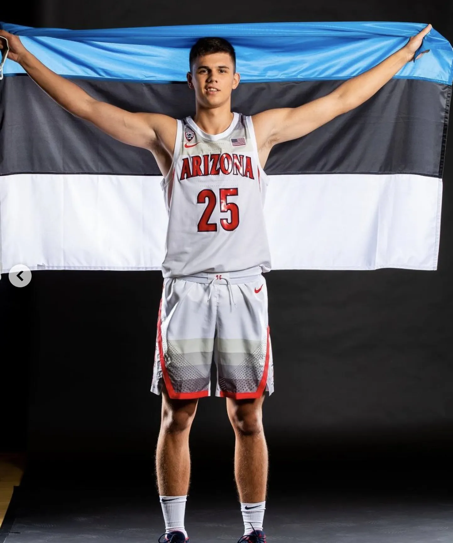 Kerr Kriisa kuulub küll USA ühe tugevama korvpalliülikooli ridadesse, kuid Arizona Wildcatsi eest ta väljakule veel saanud pole.