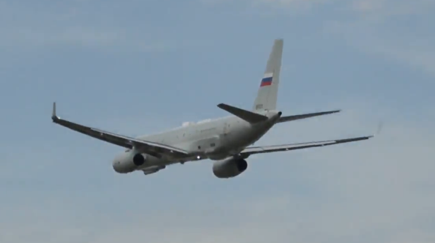 Vene luurelennuk Tu-214r