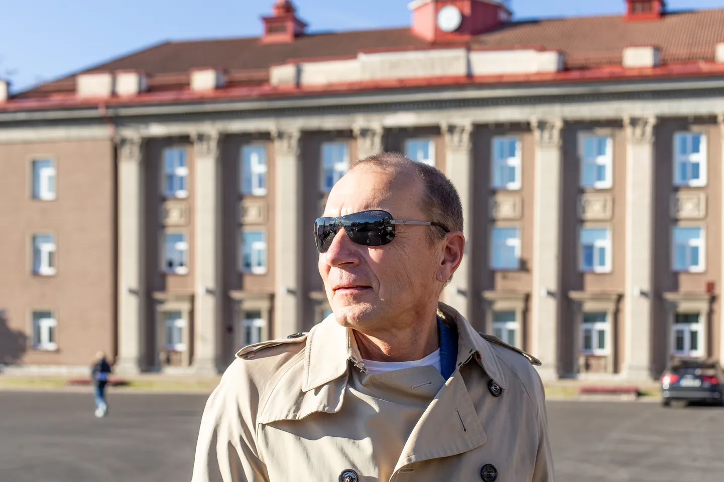 Яанус Пурга на центральной площади Йыхви.