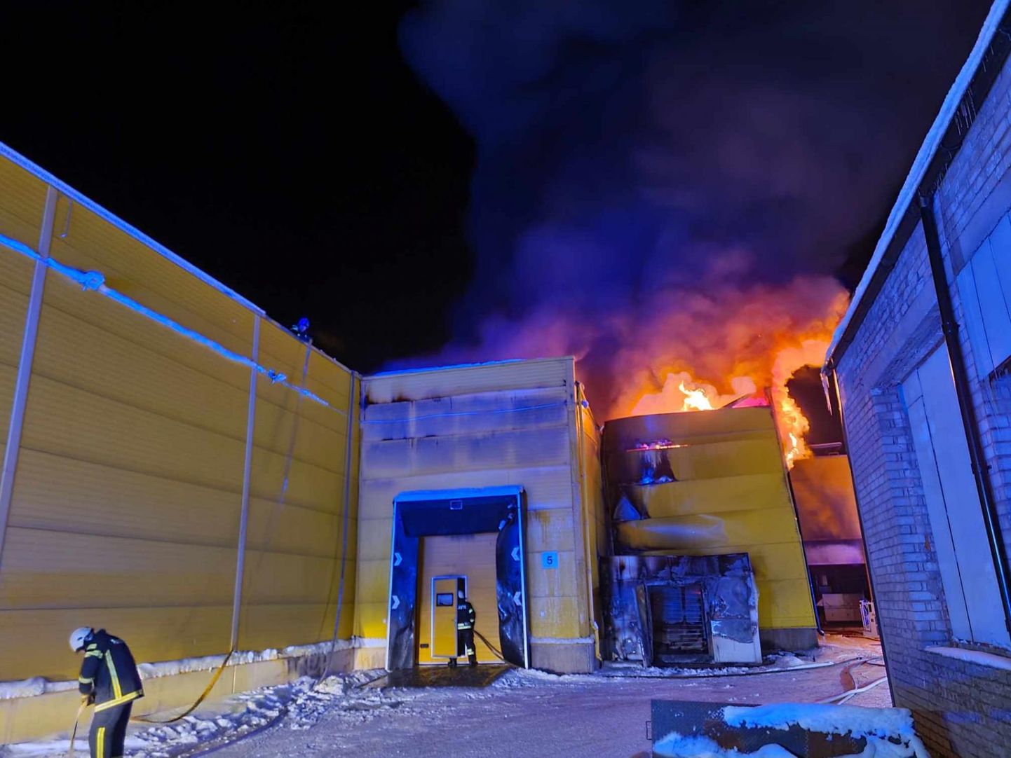 Пожар на сыроваренном заводе Estover.