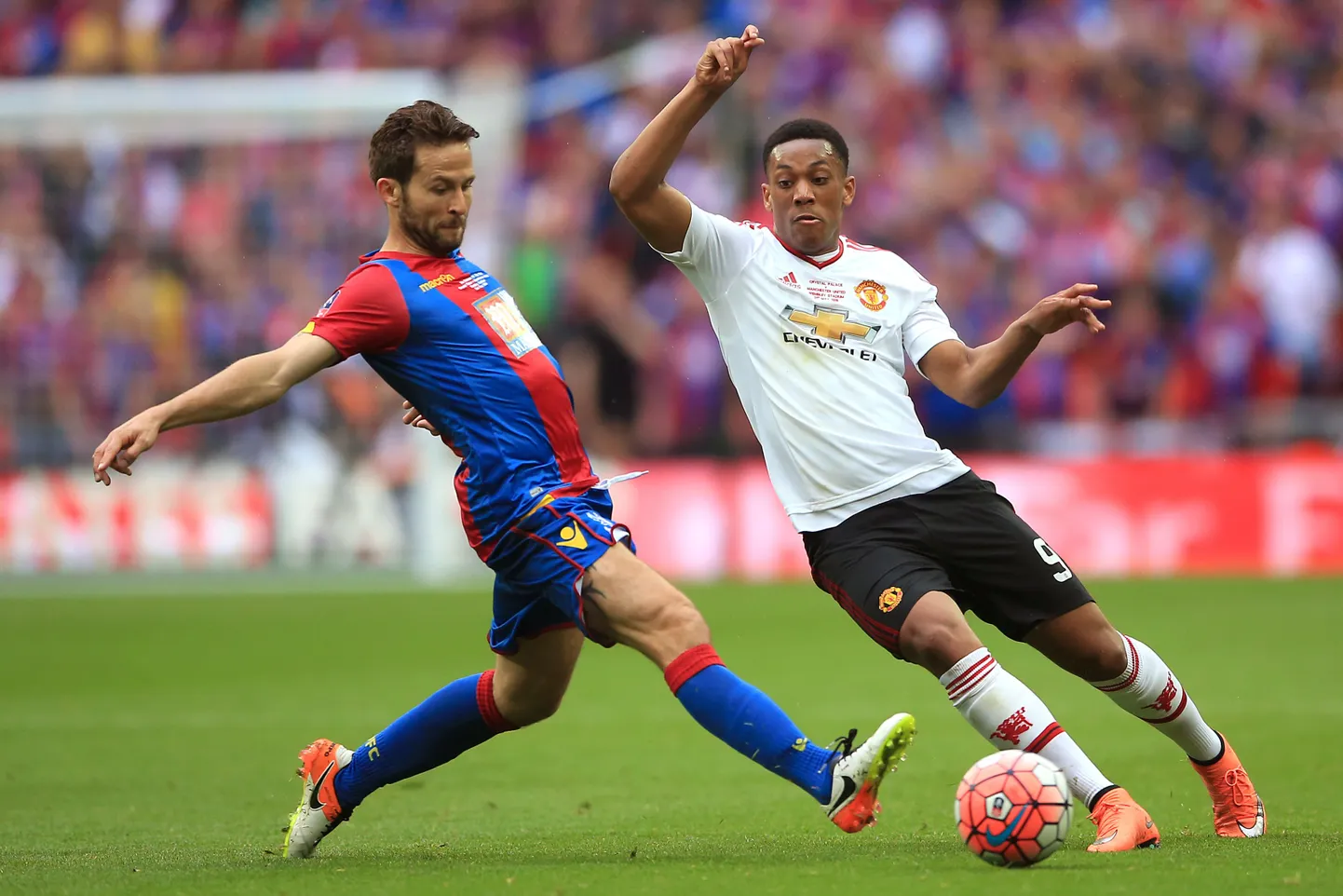 Inglismaal Manchester Unitedis mängiv Anthony Martial (paremal) and Crystal Palace'is leiba teeniv Yohan Cabaye kuuluvad mõlemad Prantsusmaa koondisesse.