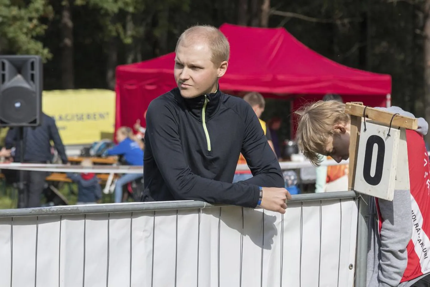 Josten Vaidem pidi septembris Viljandis alanud ratturite krossisarja avaetappi vigastuse tõttu kõrvaltseisjana jälgima. Läinud laupäeval Pärnumaal sarja neljandal osavõistlustel oli ta Caspar Austa järel teine.