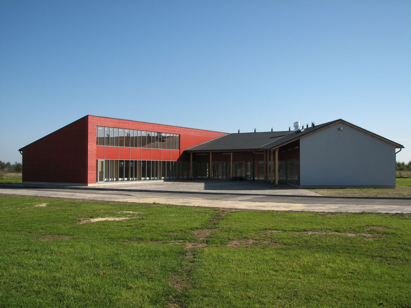 Linte külakeskus-raamatukogu.