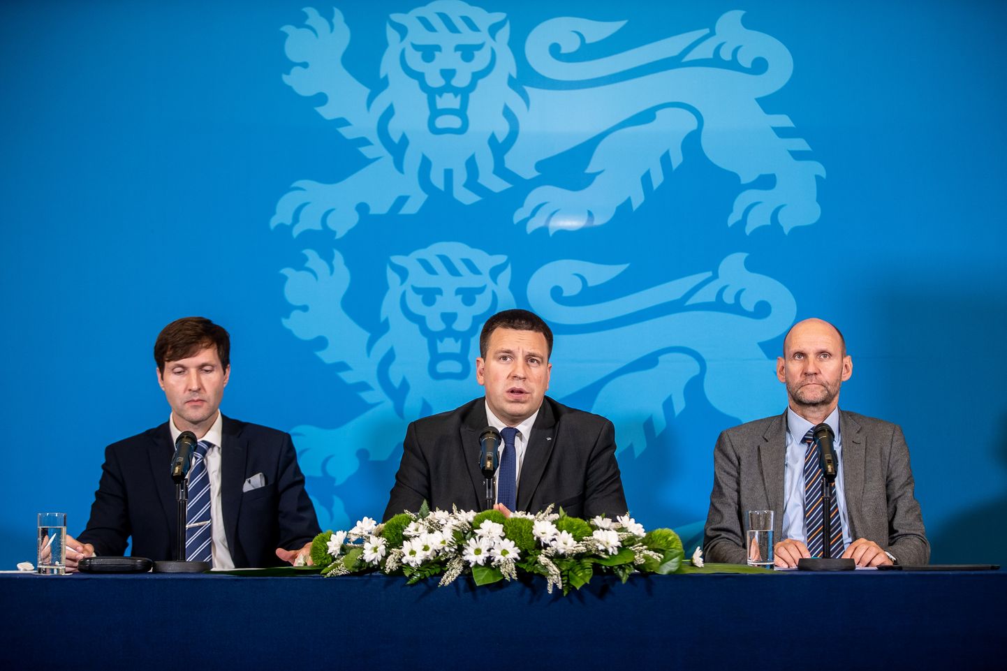 Rahandusminister Martin Helme (EKRE), peaminister Jüri Ratas (Keskerakond) ja Isamaa esimees Helir-Valdor Seeder.